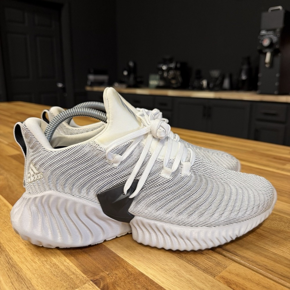Size 8.5 Men's Adidas AlphaBounce Instinct Cloud White Grey Athletic Sneaker